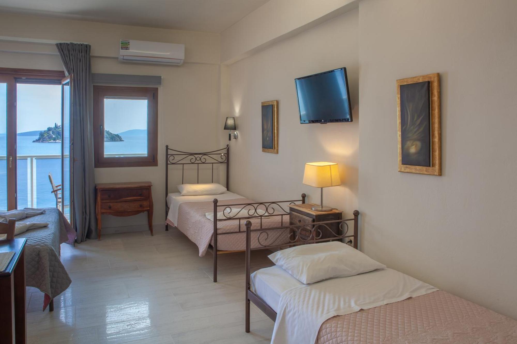 Mari Hotel & Maisonettes Tolo Exterior photo
